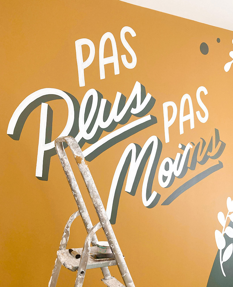 painted mural in boutique paris details